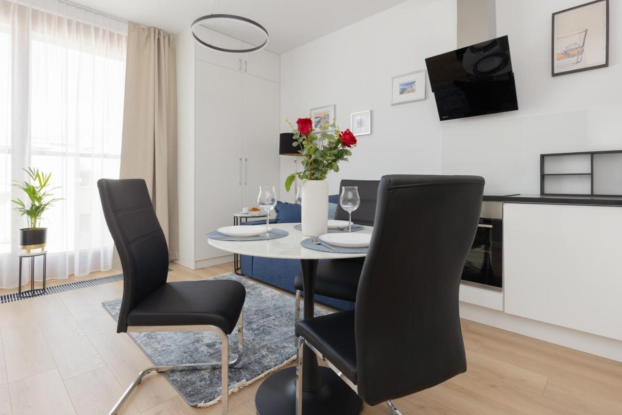 Warszawa Srodmiescie Bonifraterska Apartments By Noclegi Renters Dış mekan fotoğraf
