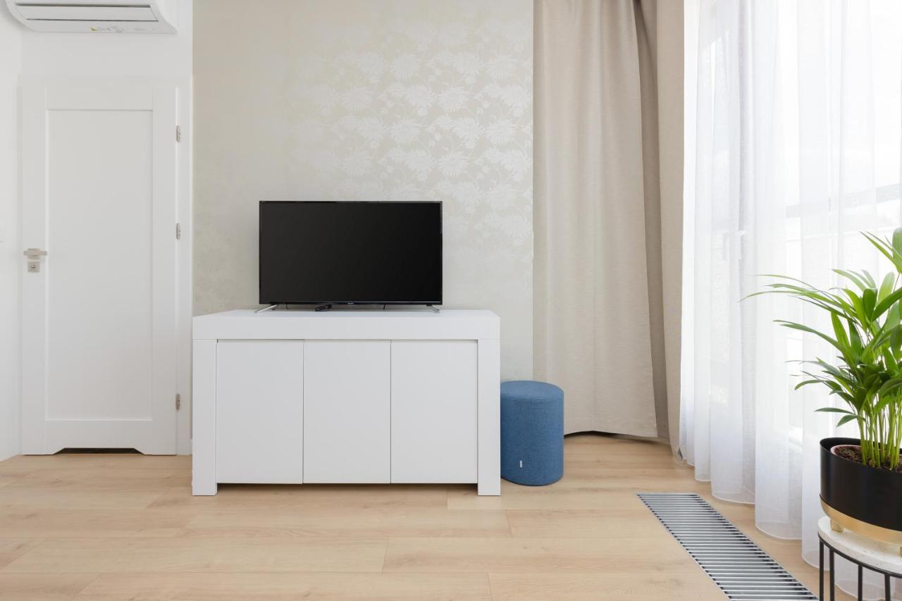 Warszawa Srodmiescie Bonifraterska Apartments By Noclegi Renters Dış mekan fotoğraf